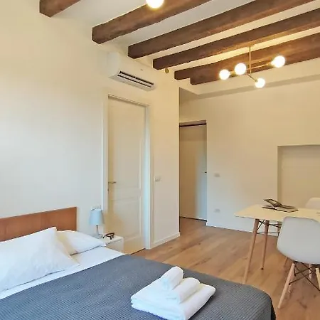 Milano Navigli Apartment - Via Vigevano Exterior photo
